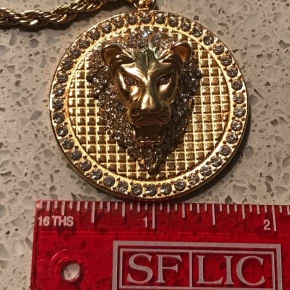 30” Gold Chain w/ 2’ “Silver Dollar Size” Lion Med - Picture 6 of 6